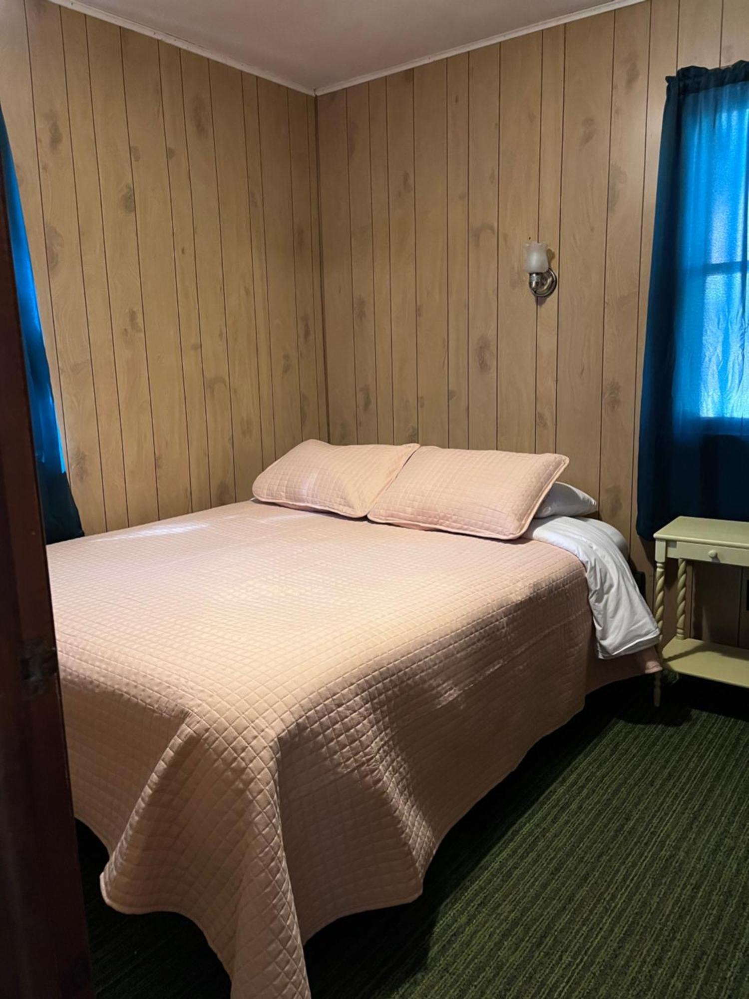 Musky Joe'S Twin Pines Resort New Post Exterior photo